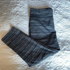 Womens Under Armour StudioLux tight Capri, small, black/gray stripes